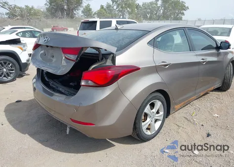 2016 Hyundai Elantra Value Edition z USA, uszkodzony, nr VIN 5NPDH4AE1GH676417